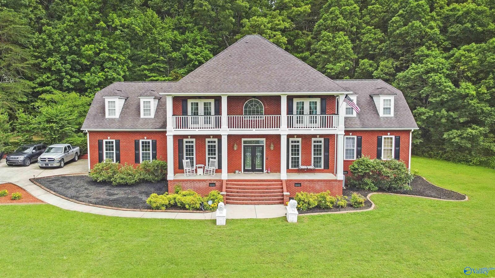 Property Photo: 758 County Road 555 AL 35989