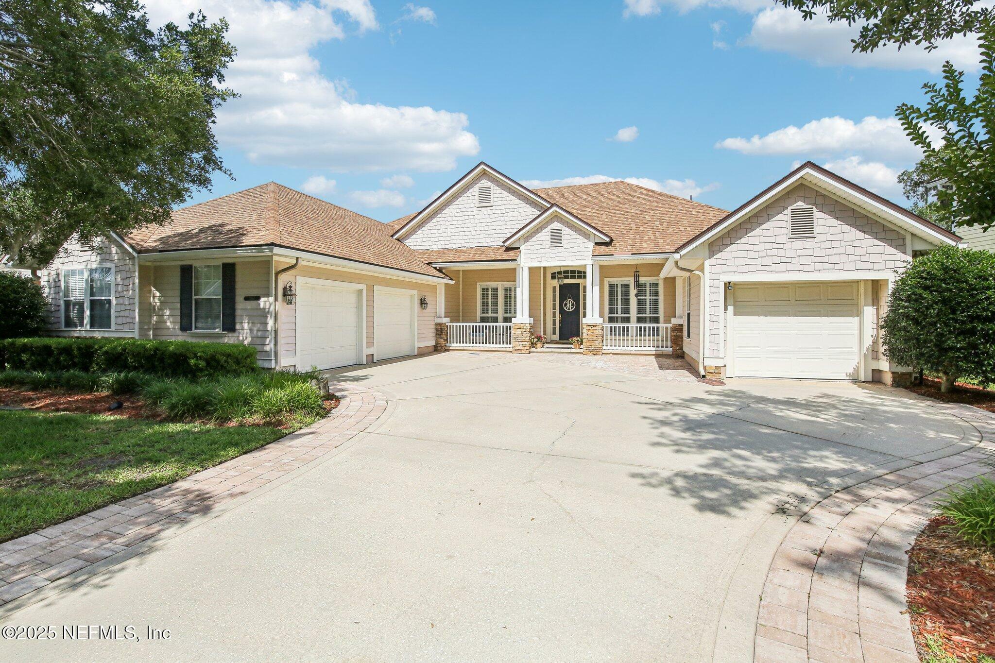 Property Photo: 1867 Paradise Moorings Boulevard FL 32068