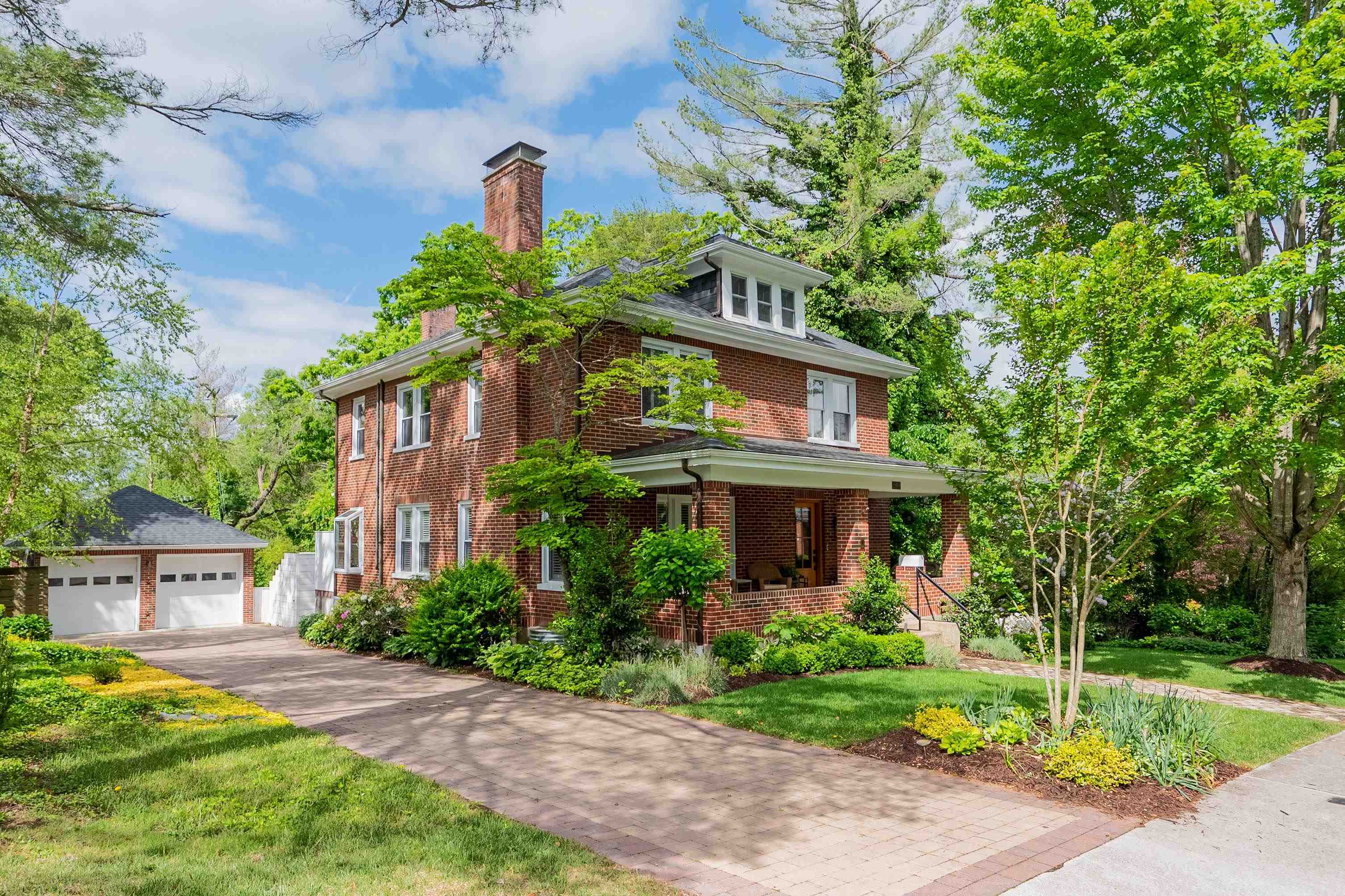 Property Photo: 604 Preston Avenue VA 24060