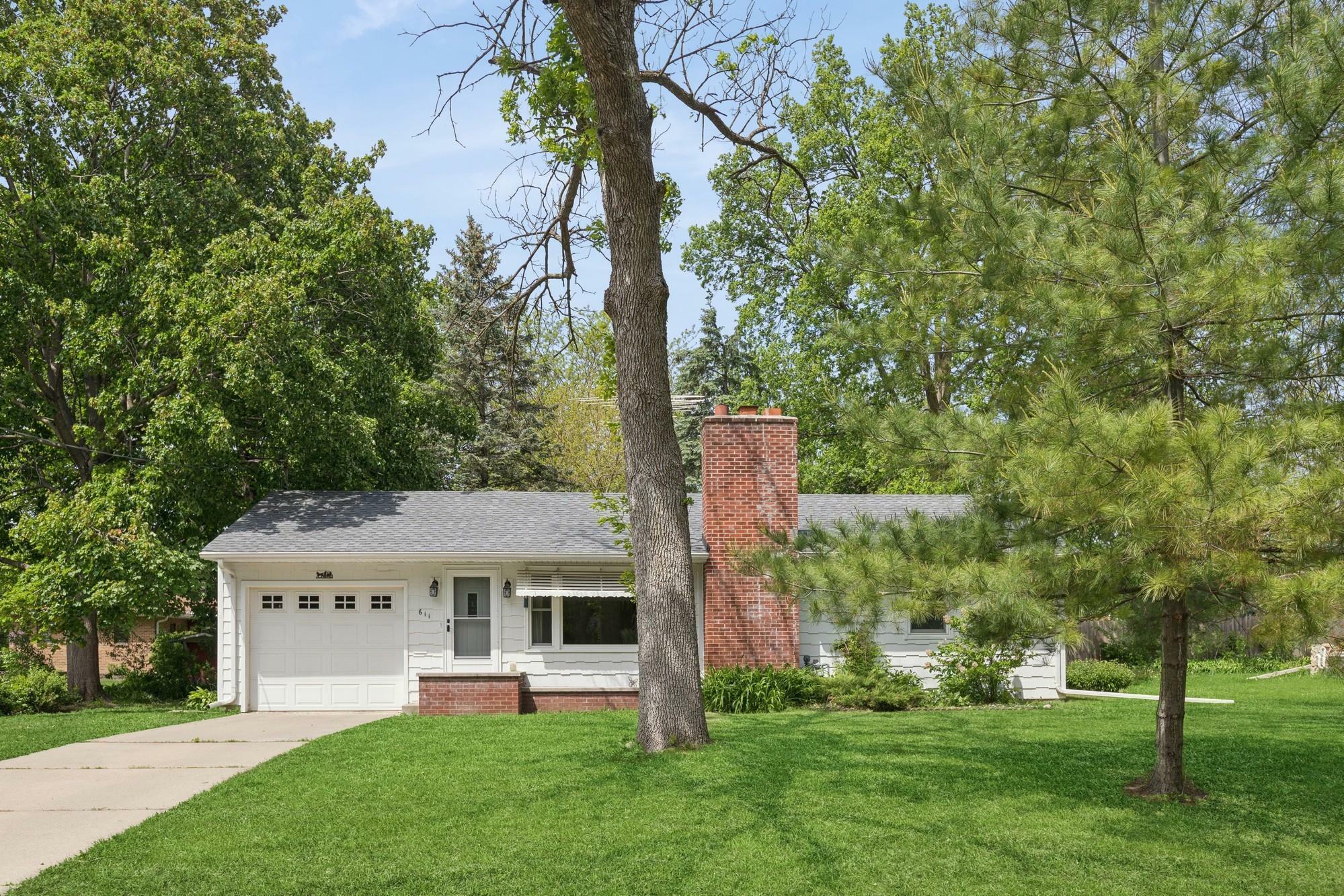 Property Photo: 611 7th Street E MN 55057