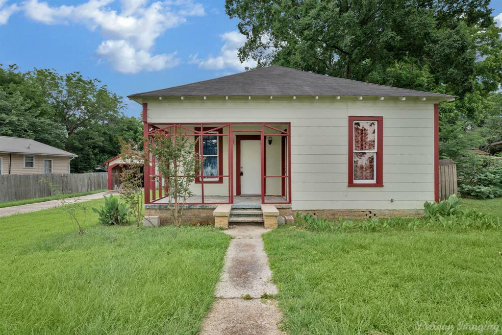 Property Photo: 205 Lake Street LA 71060