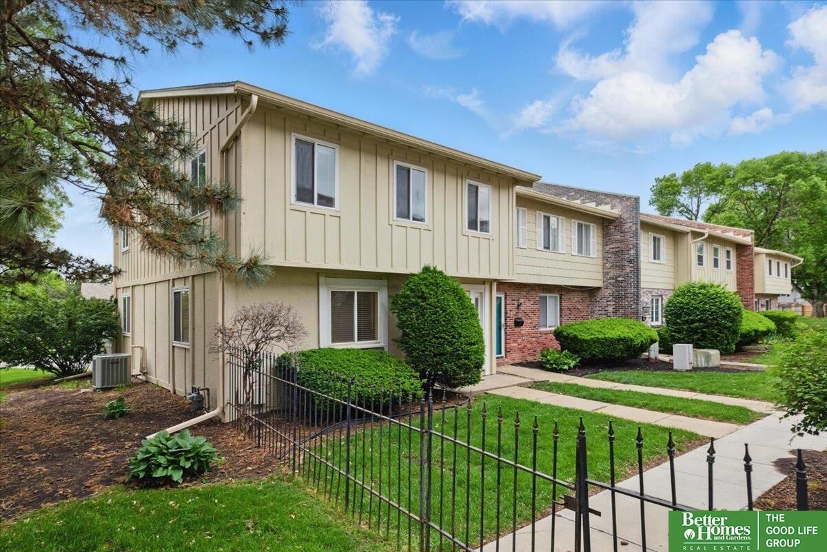 Property Photo: 5143 S 126 Plaza 22 NE 68137-9999