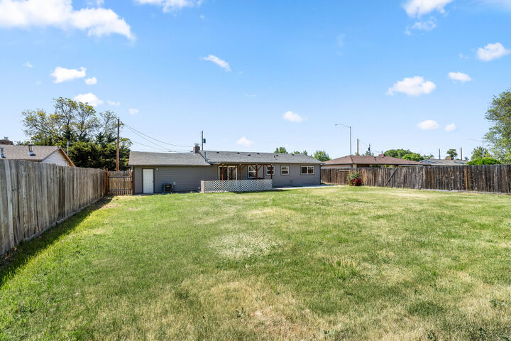 2424 Crater Lake Avenue  Medford OR 97504 photo