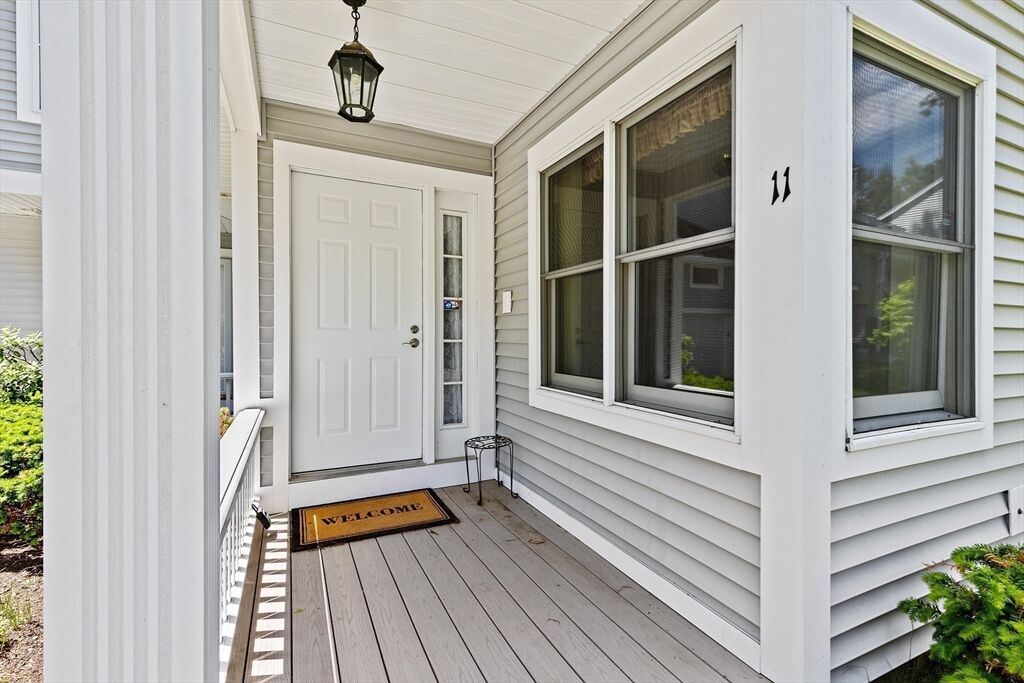 Property Photo:  11 Holly Ct 11  MA 02370 