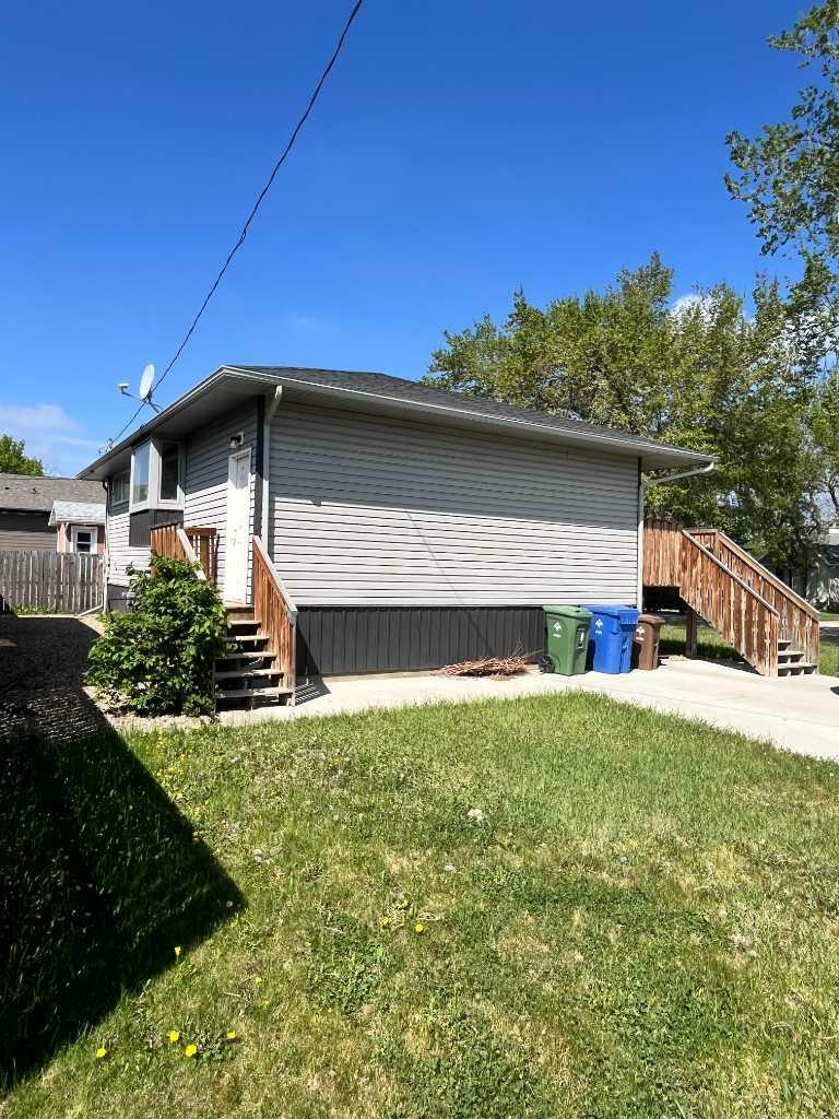 Property Photo: 5124 42 Avenue AB T1G 1X3