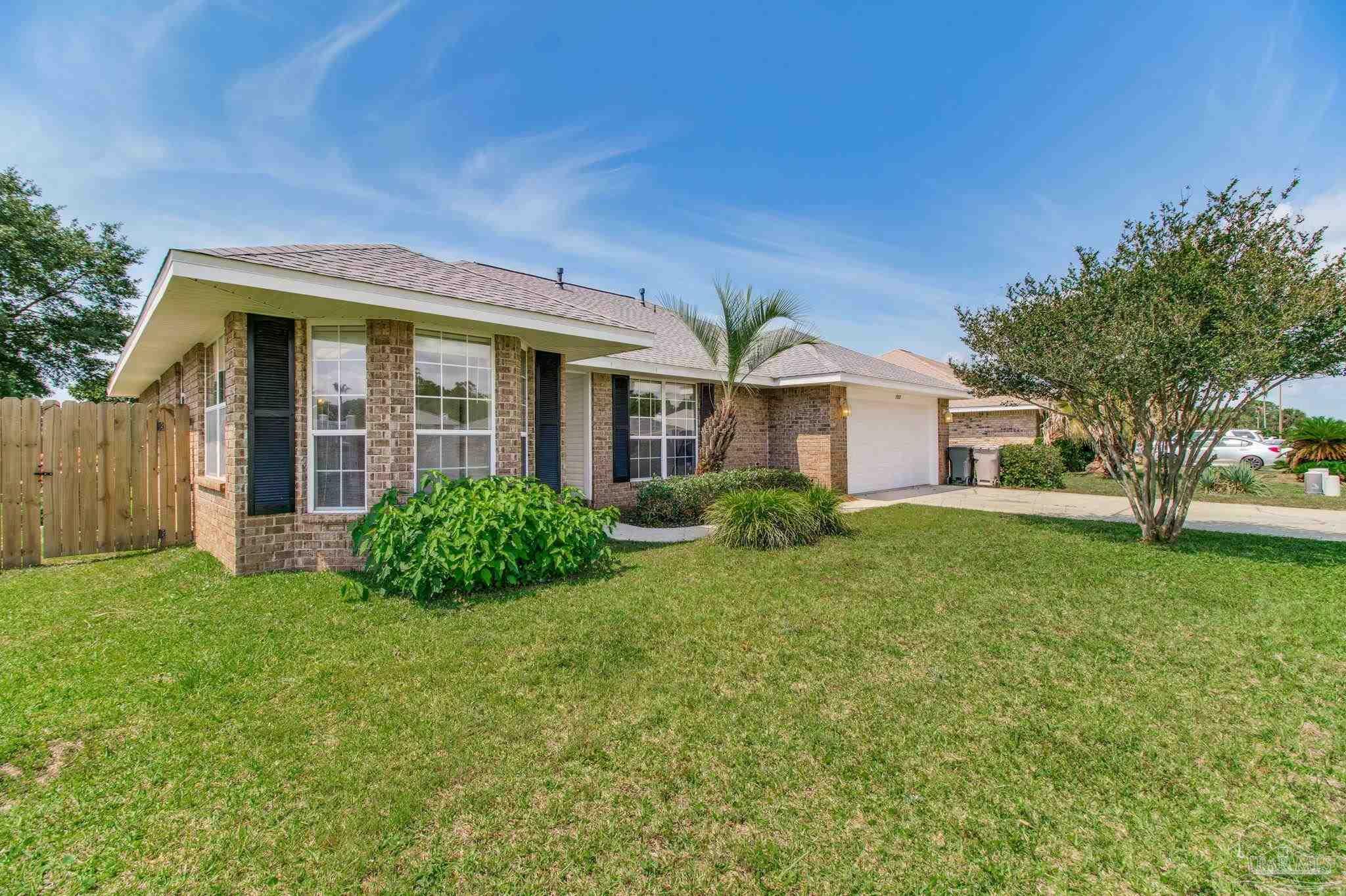 Property Photo:  1537 Sandcliff Dr  FL 32507 