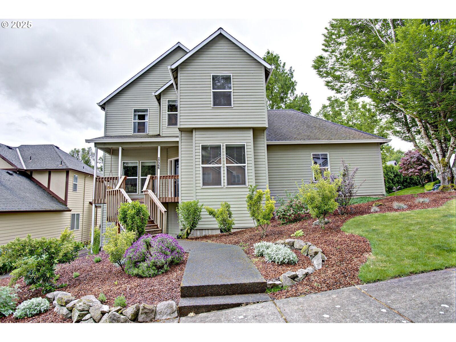 Property Photo:  17366 Wake Robin Cir  OR 97045