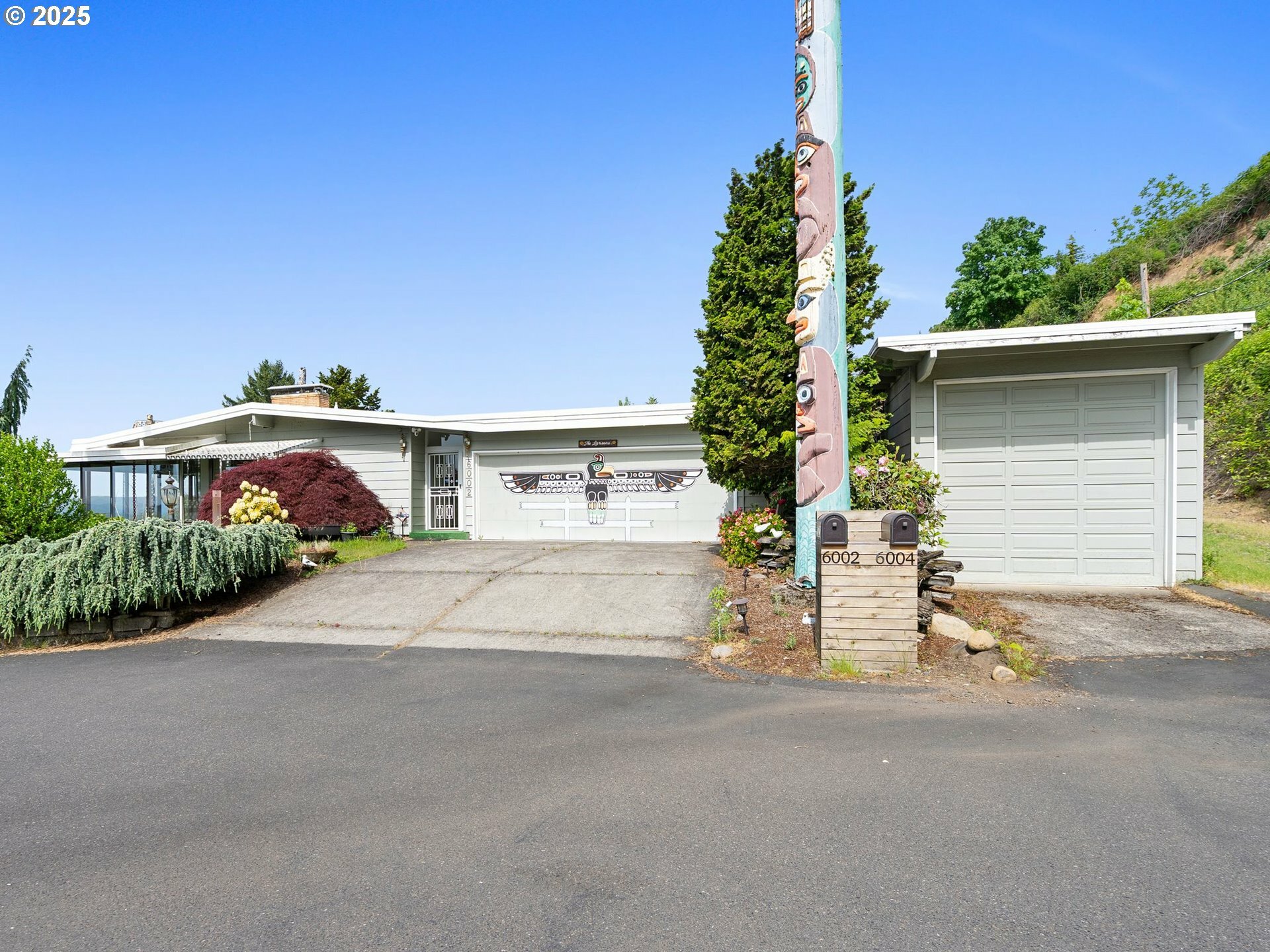 Property Photo: 6002 E Evergreen Blvd WA 98661