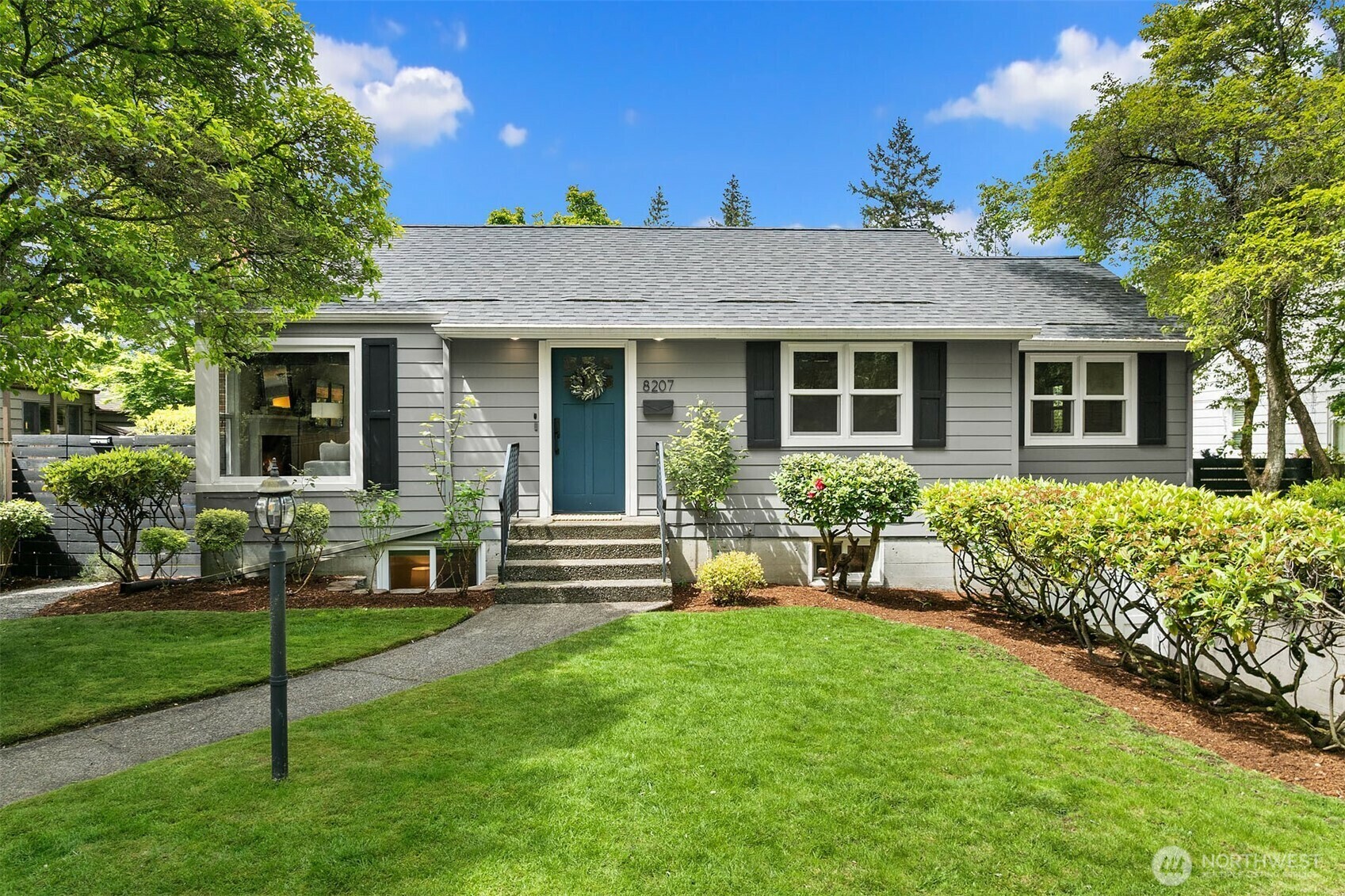 Property Photo:  8207  39th Avenue NE  WA 98115 