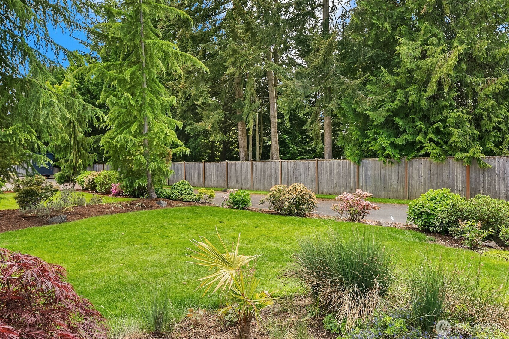 Property Photo: 14224 Beverly Park Road B WA 98026