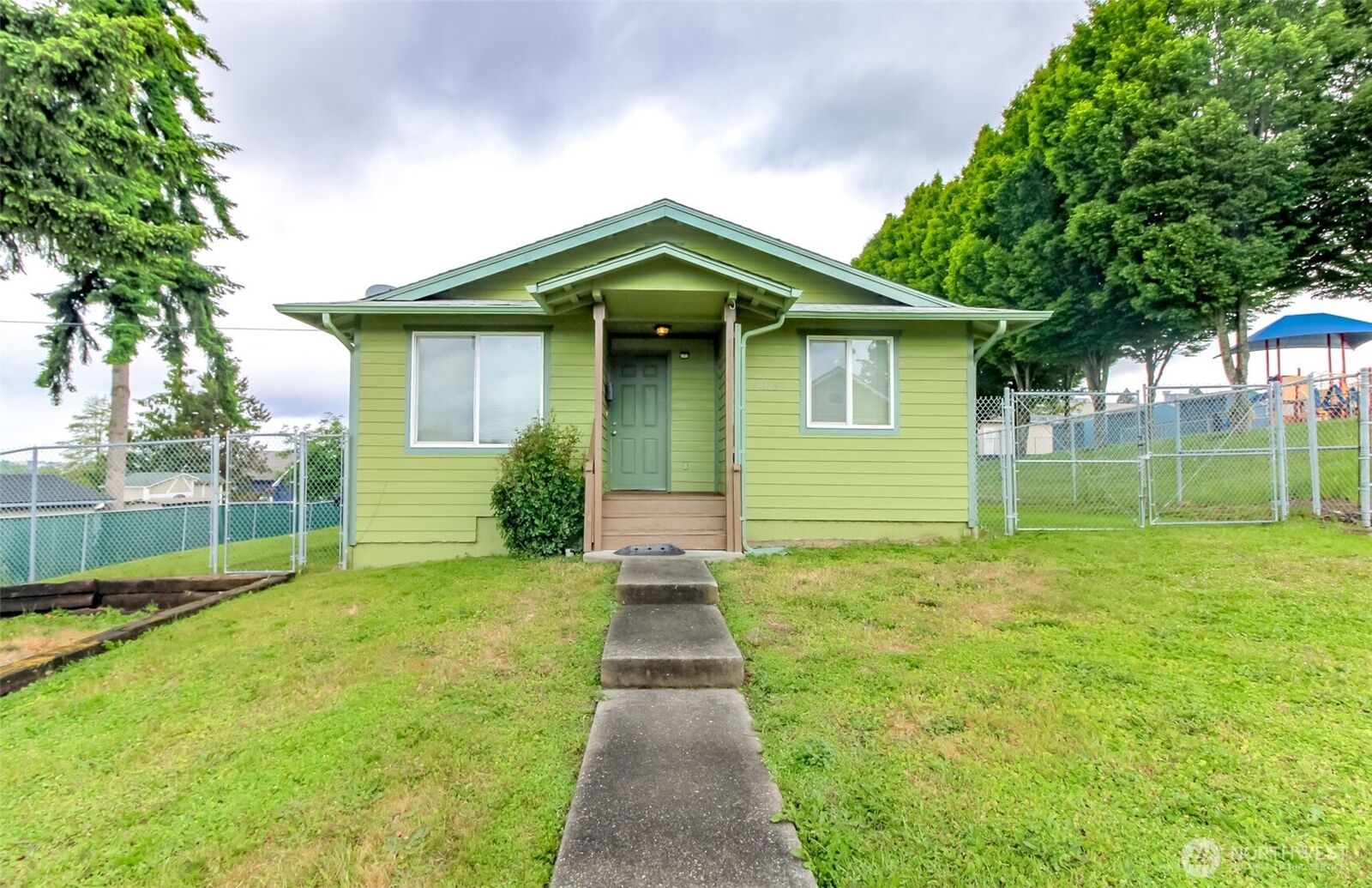 Property Photo:  2015 E Gregory Street  WA 98404 