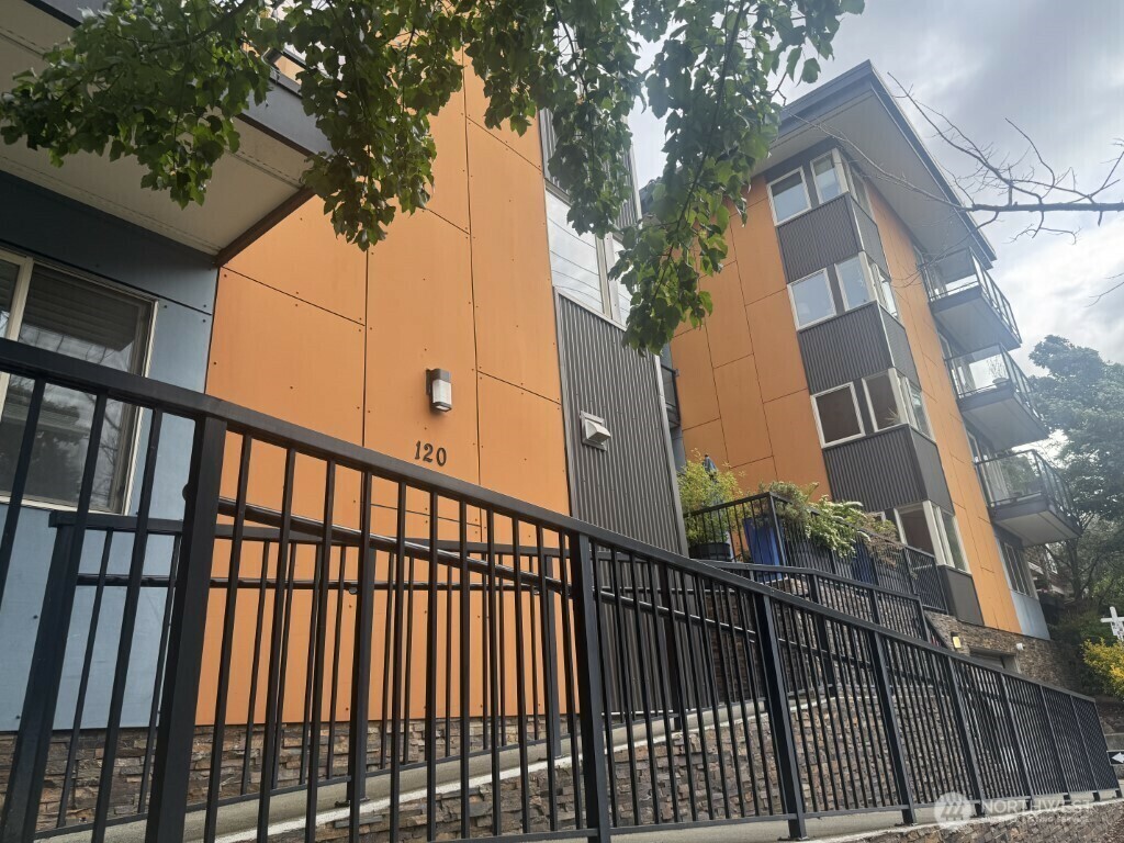 Property Photo: 120 NW 39th Street 102 WA 98107