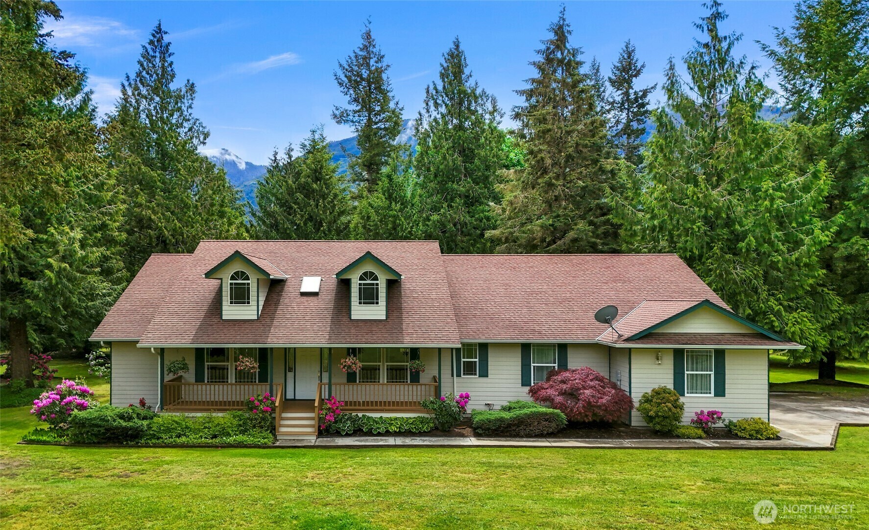Property Photo: 8368 Birdsview Meadows Lane WA 98237