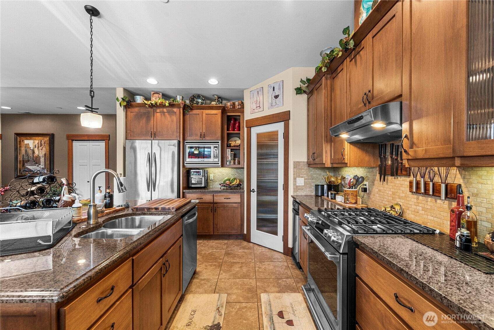 Property Photo: 1051 N Baker Avenue B204 WA 98802