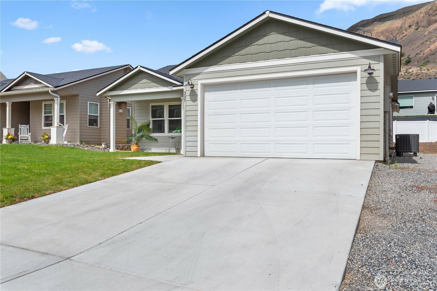 337  Hammond Lane  Rock Island WA 98850 photo