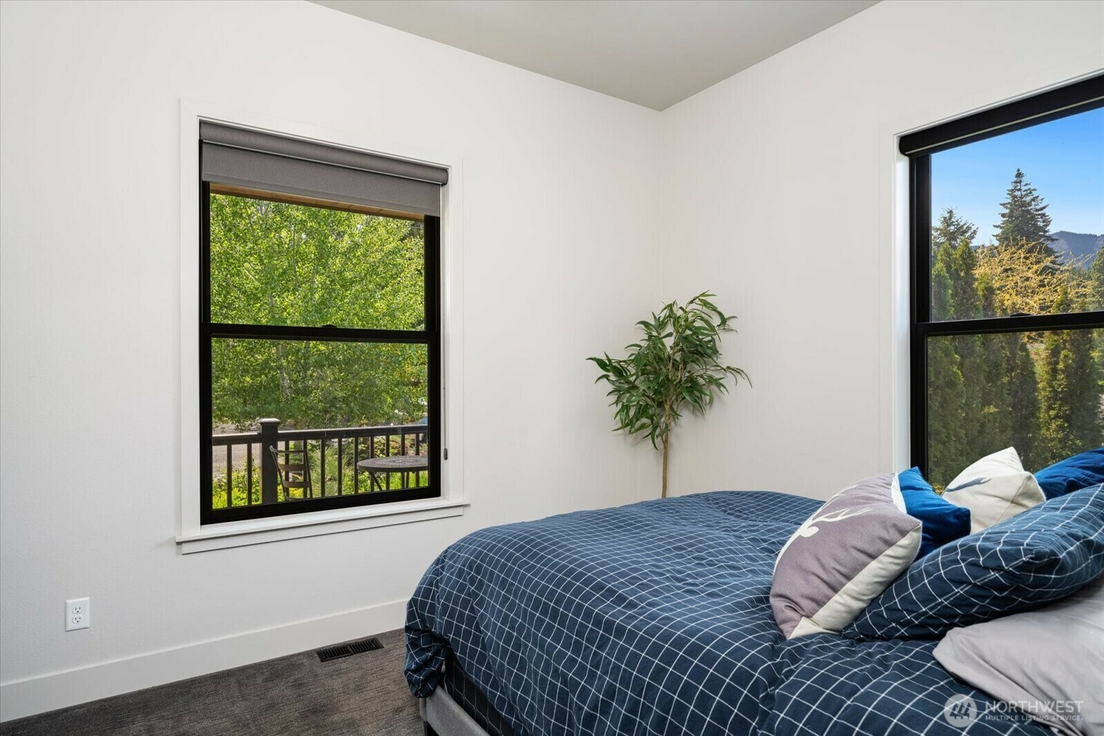 Property Photo: 381 Pebble Beach Drive WA 98922
