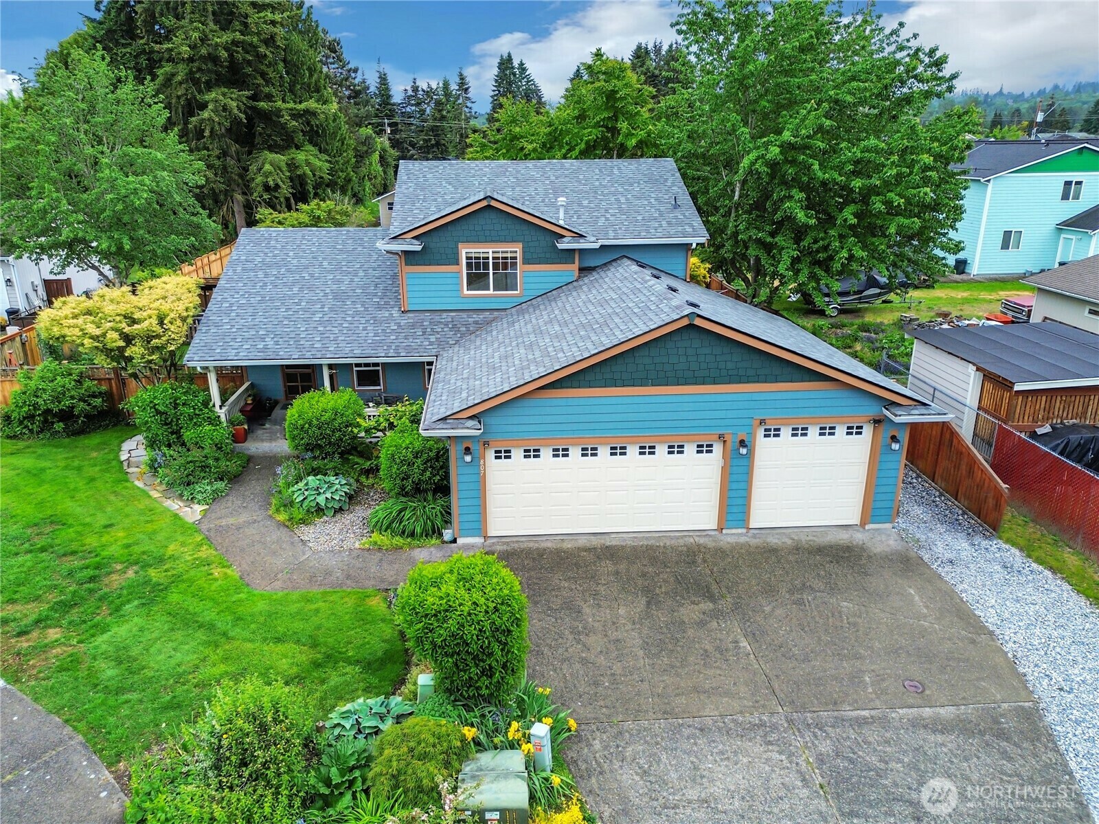 Property Photo: 807 21st Street NW WA 98371