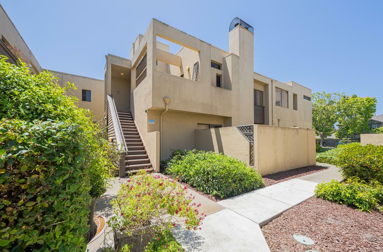 Property Photo:  42 West San Joaquin Street 8  CA 93901 
