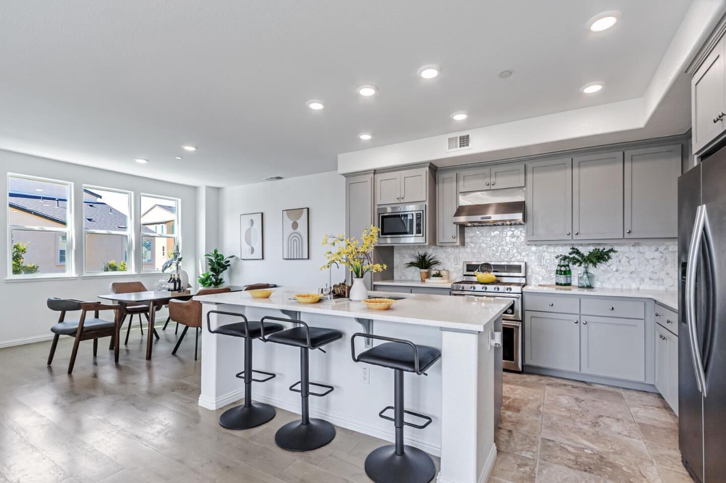 Property Photo:  636 Squire Avenue  CA 95133 
