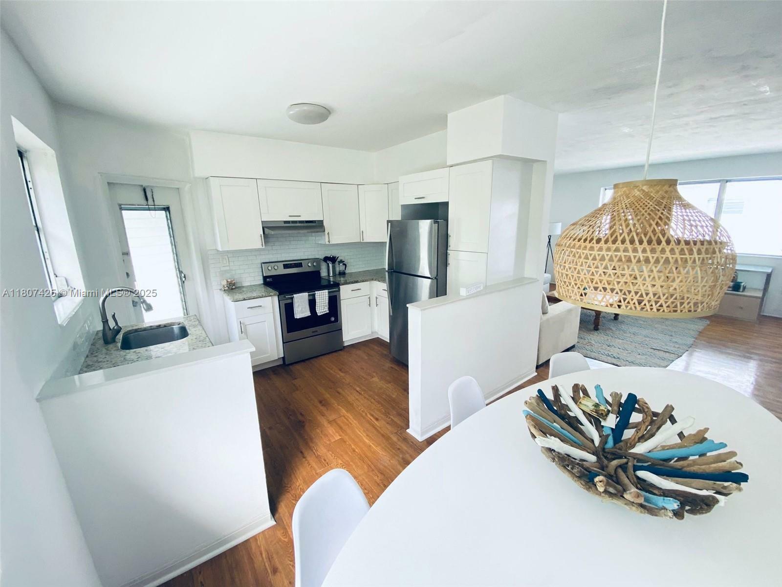 Property Photo: 1135 101st St 4 FL 33154