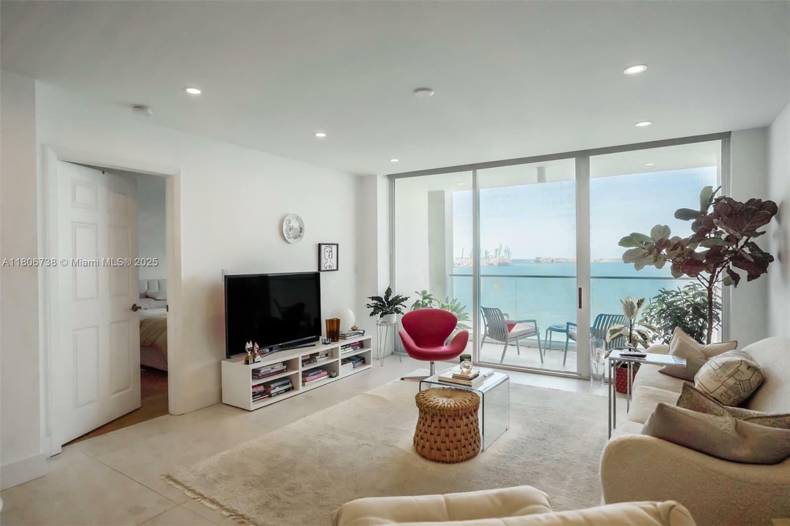 Property Photo: 800 Claughton Island Dr 1504 FL 33131
