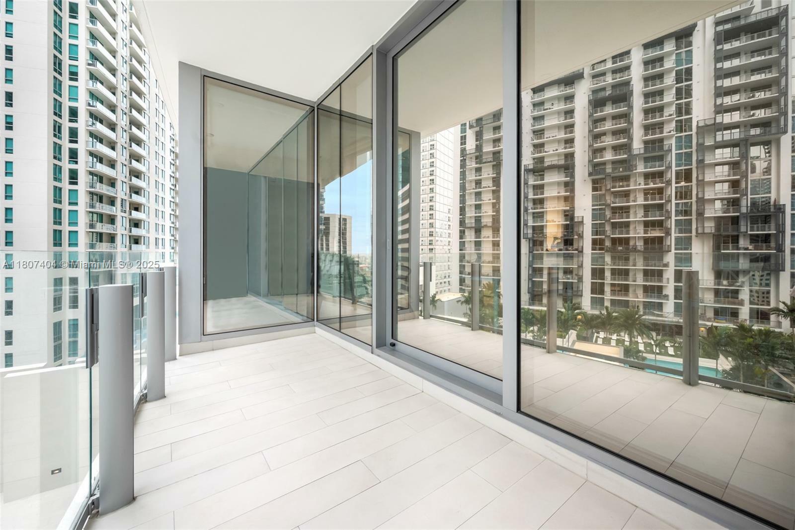 Property Photo:  300 Biscayne Blvd Way 3509  FL 33131 