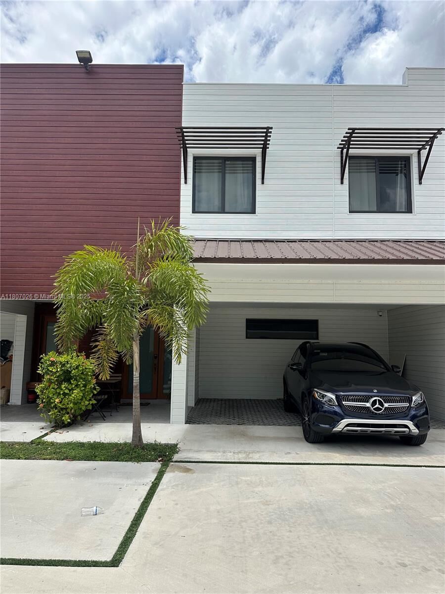 Property Photo:  958 NW 10th St 4  FL 33034 