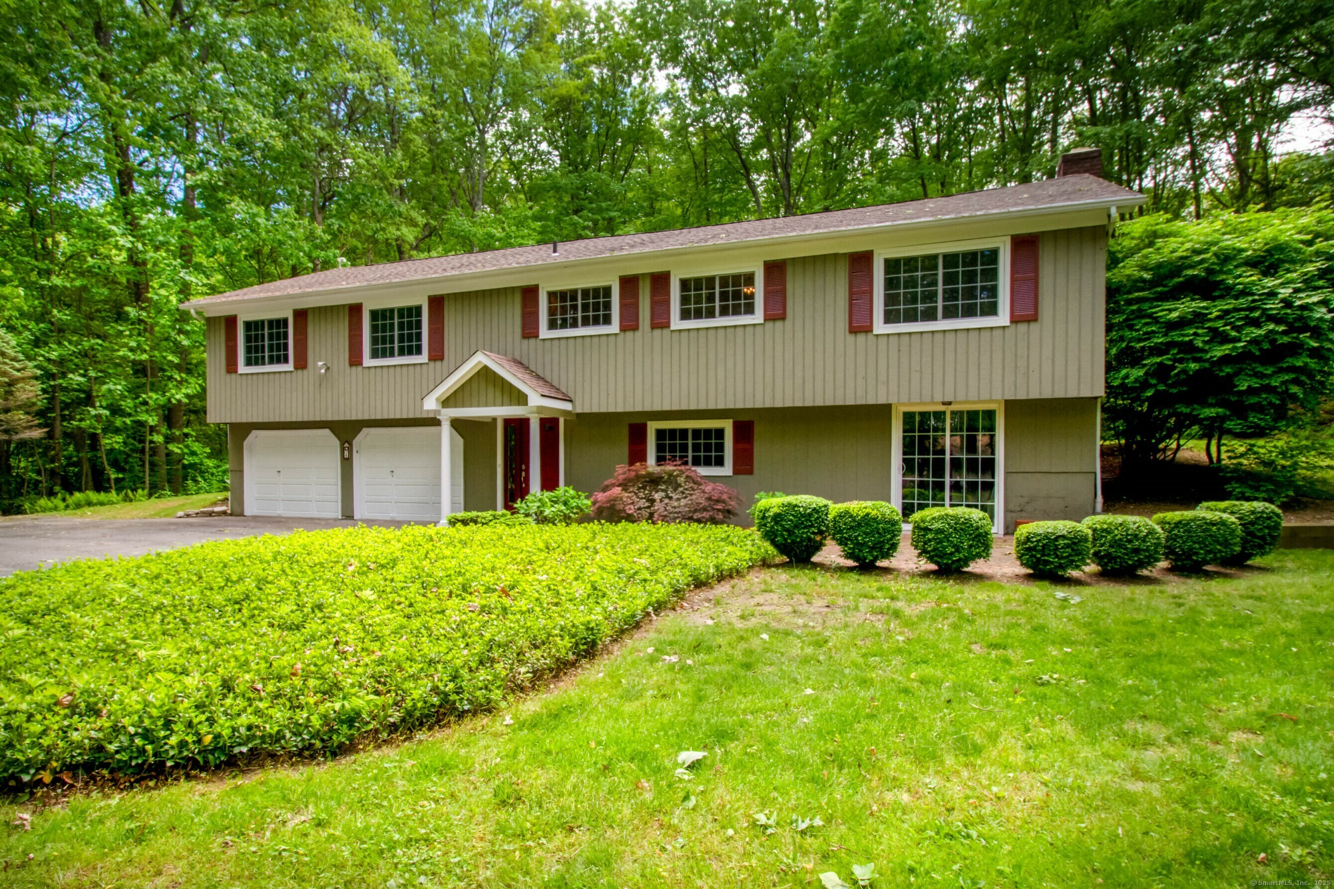 Property Photo: 4 Leopard Drive CT 06482