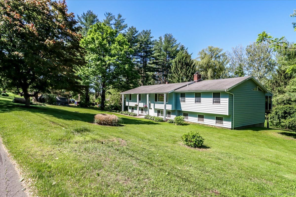 Property Photo: 8 Prospect Court CT 06804