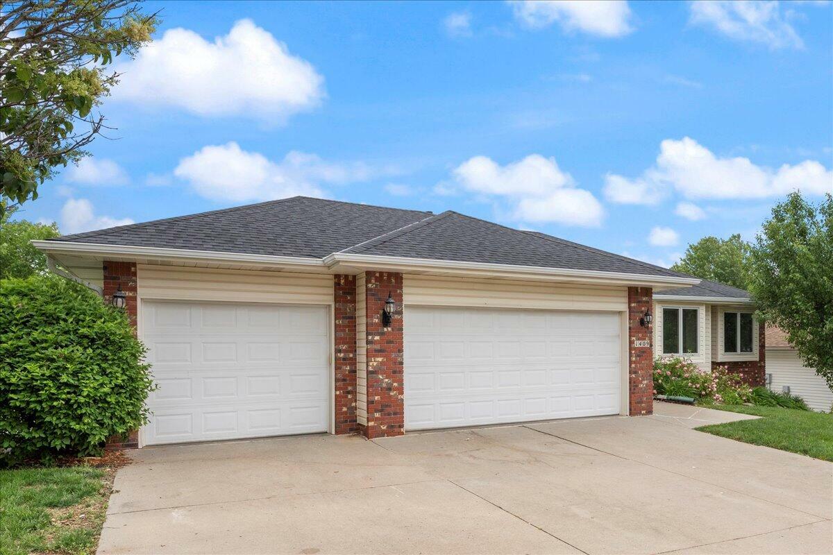 Property Photo: 1409 Aster Drive IA 51503