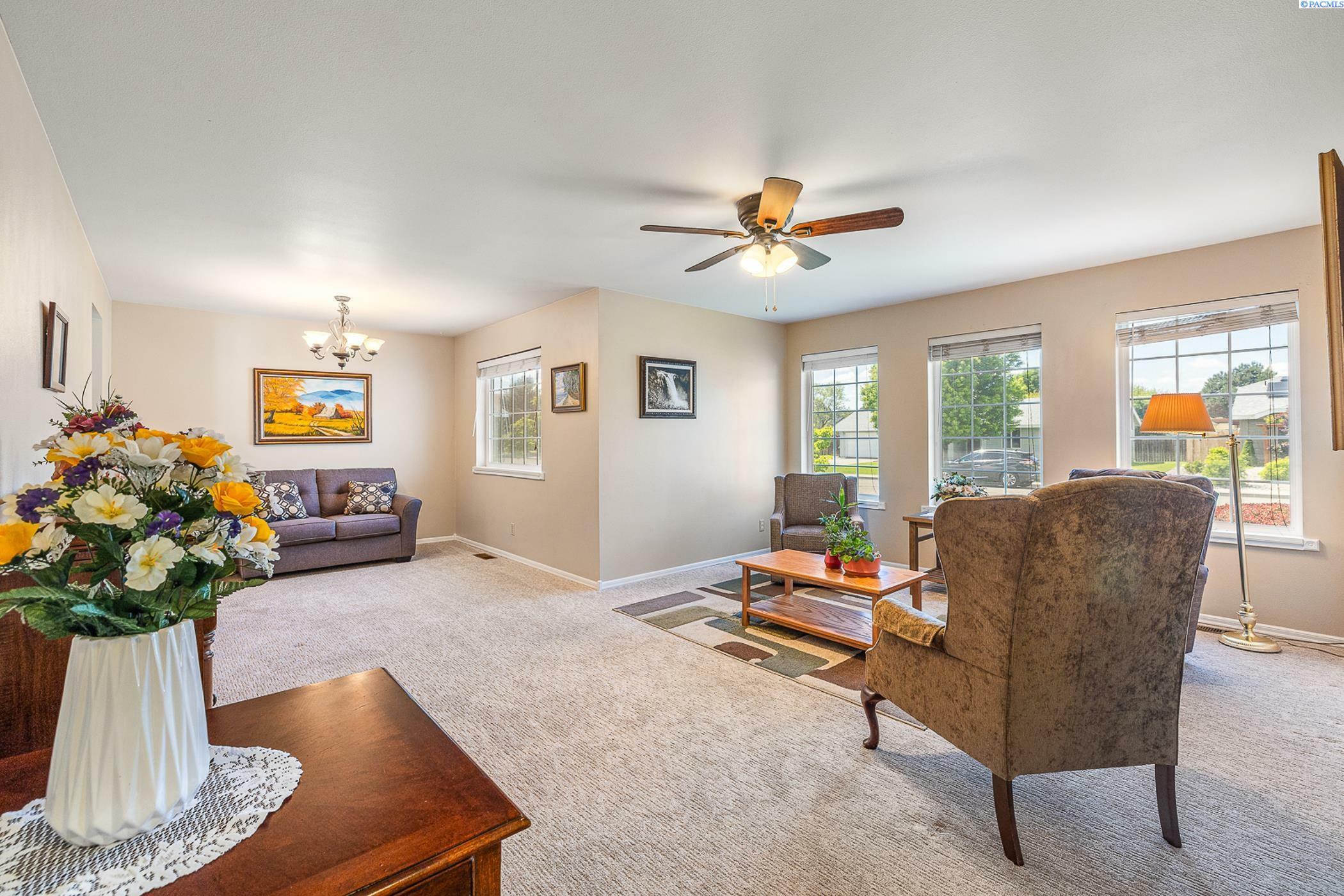 Property Photo: 2907 S Waverly WA 99337