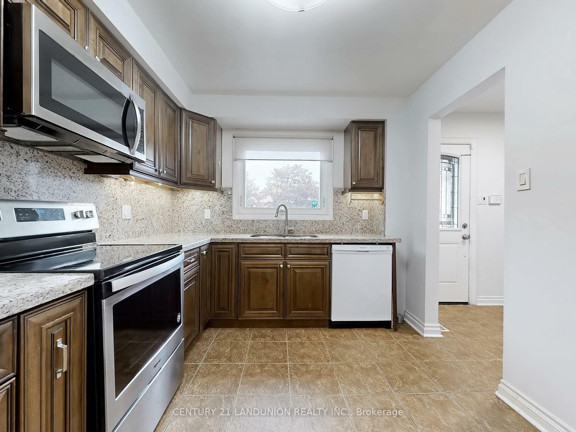 Property Photo: 46 Deverill Crescent ON L1T 1S7