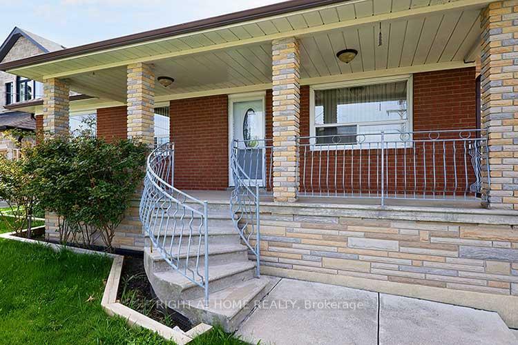 Property Photo: 409 Rustic Road ON M6L 1W8