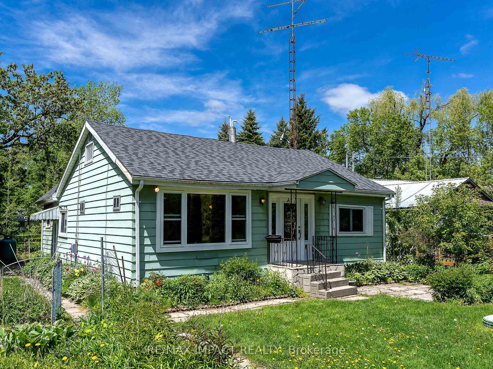 Property Photo: 5372 Young Street ON K0K 2H0