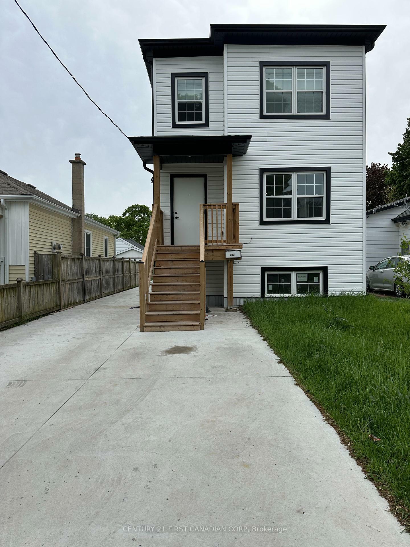 Property Photo: 263 Sanders Street Upper ON N5Z 2T1