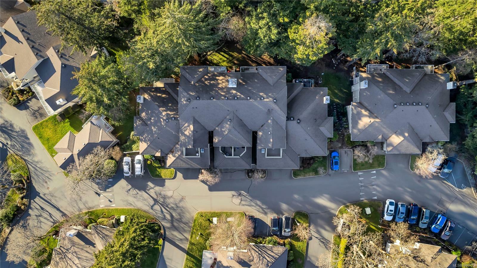 Property Photo: 850 Parklands Dr 30 BC V9A 4L5