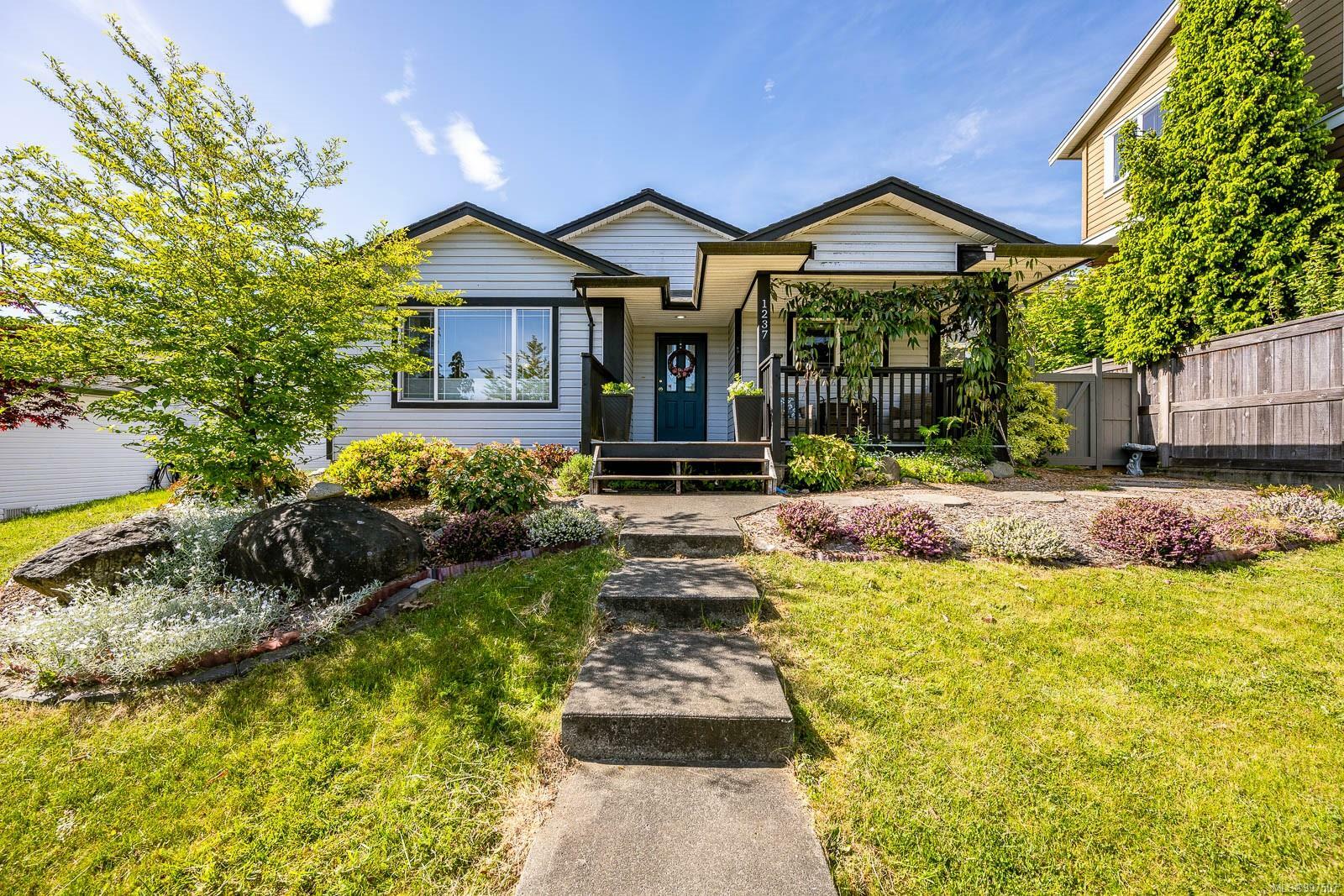 Property Photo: 1237 Guthrie Rd BC V9M 3Y5