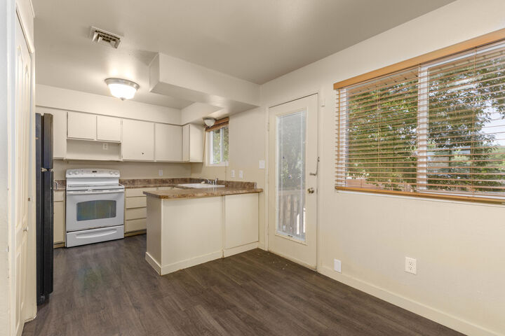 Property Photo: 577 W 400 S UT 84737