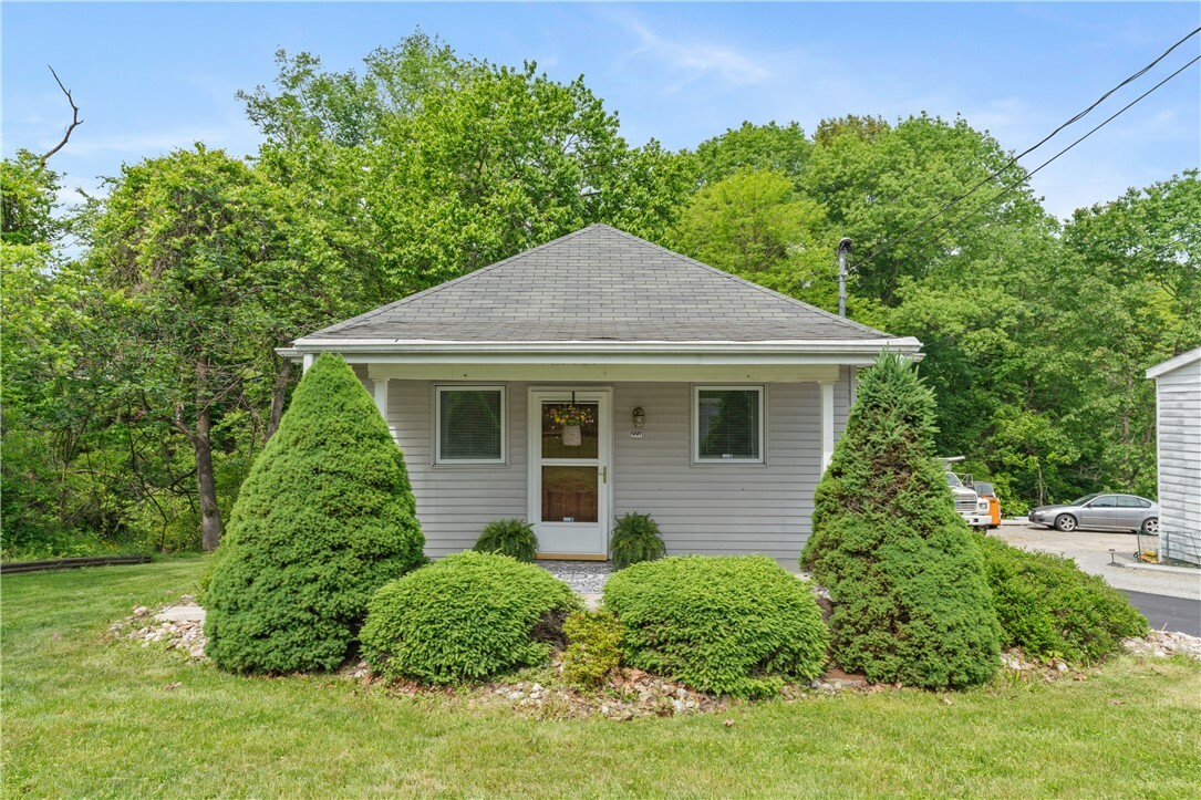 Property Photo: 660 Brownstown Rd PA 15647