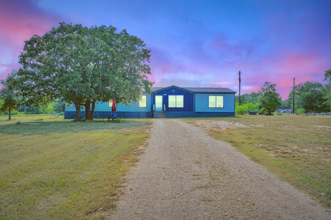 Property Photo: 400 Woody Hollow Road TX 78648