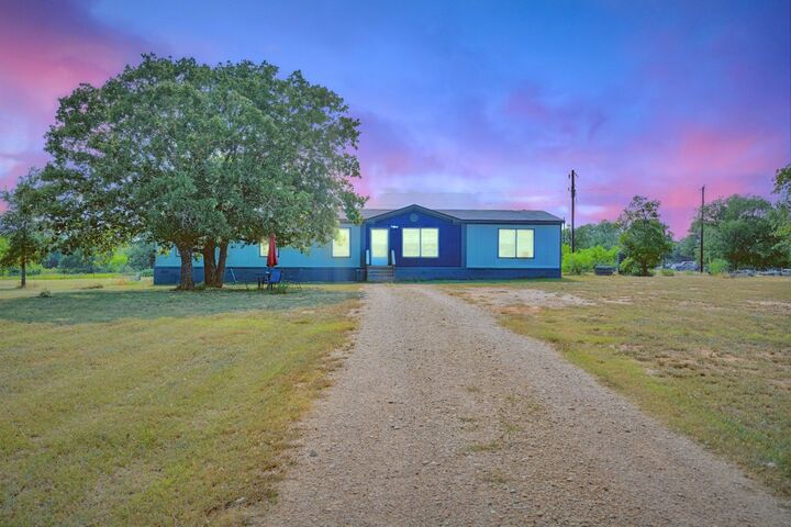 Property Photo: 400 Woody Hollow Road TX 78648