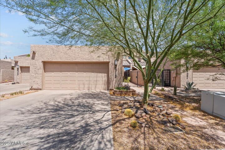 Property Photo: 2313 S Grandview Avenue AZ 85282
