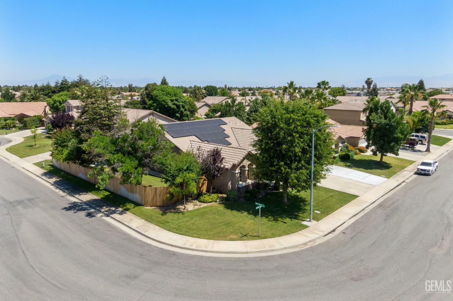 Property Photo: 308 Riesling Vines Street CA 93314