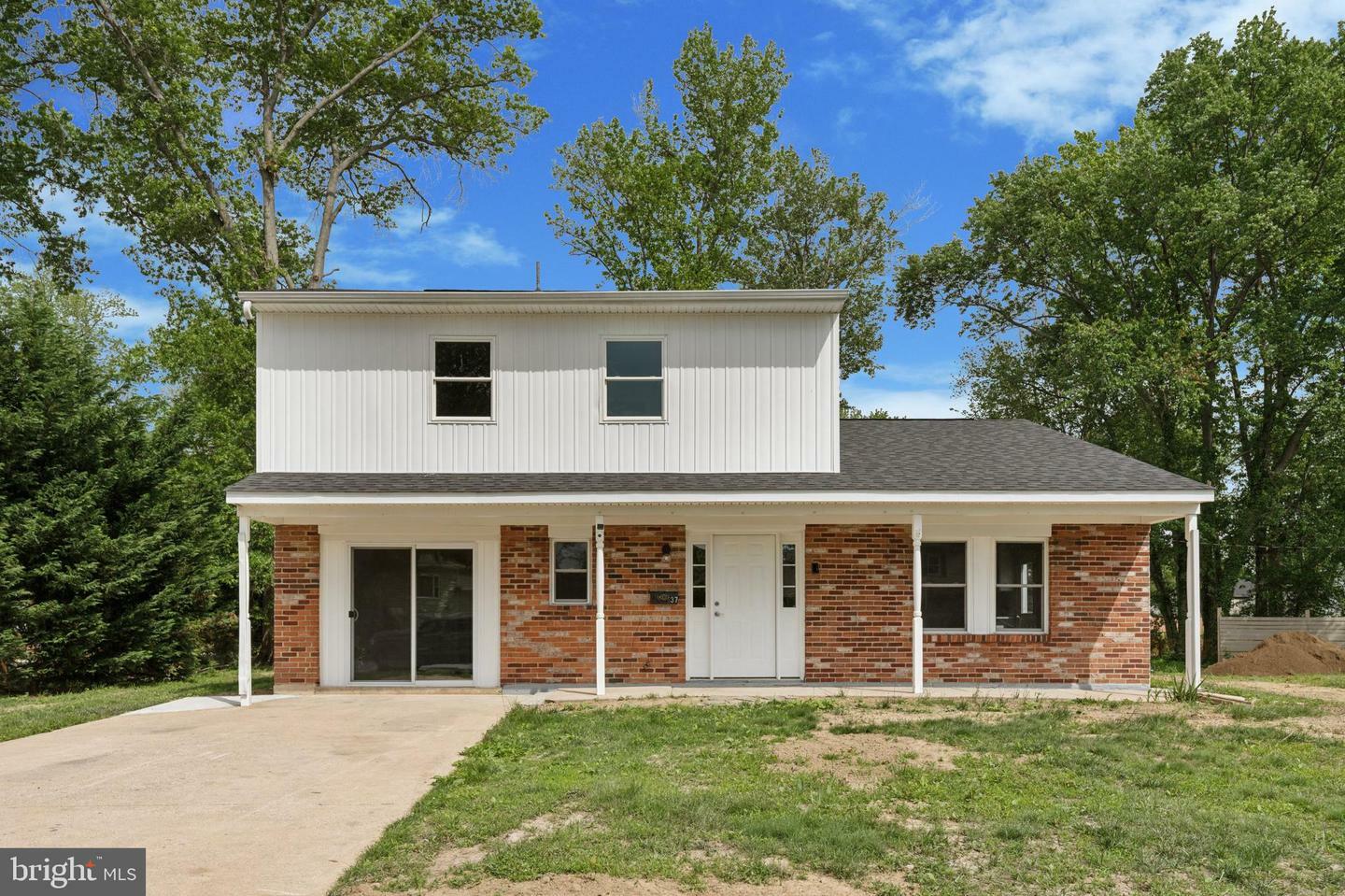 Property Photo:  37 Anglin Drive  DE 19713 