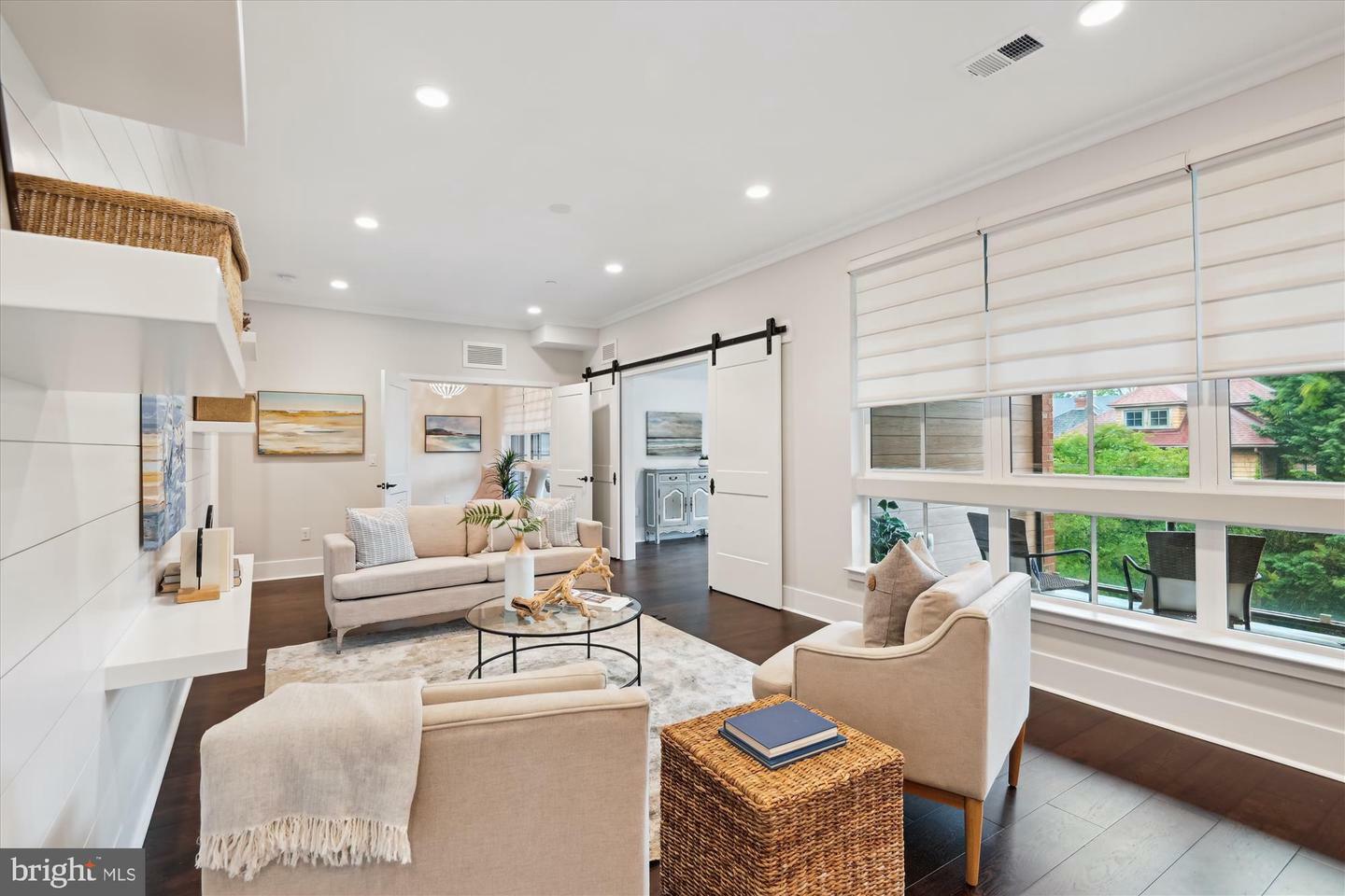 Property Photo: 141 West Street 304 MD 21401