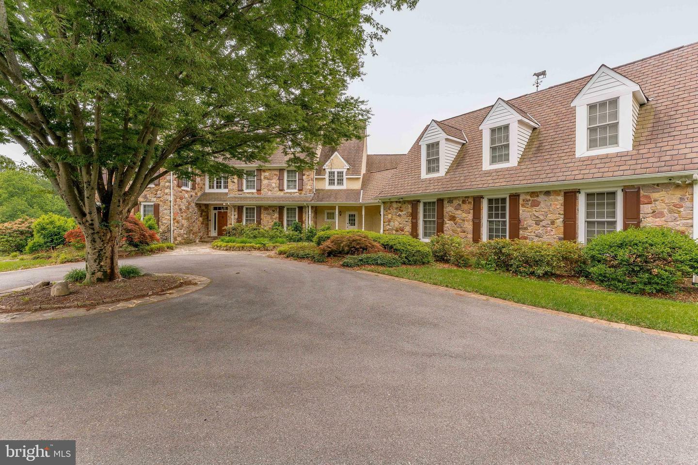 Property Photo: 201 Dogwood Slope Road DE 19807