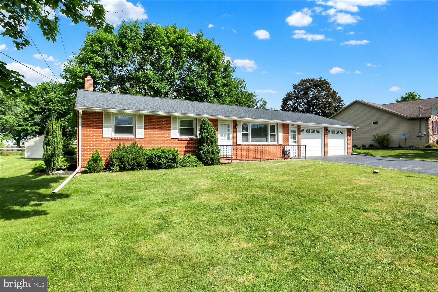 1465 Webster Drive  Carlisle PA 17015 photo