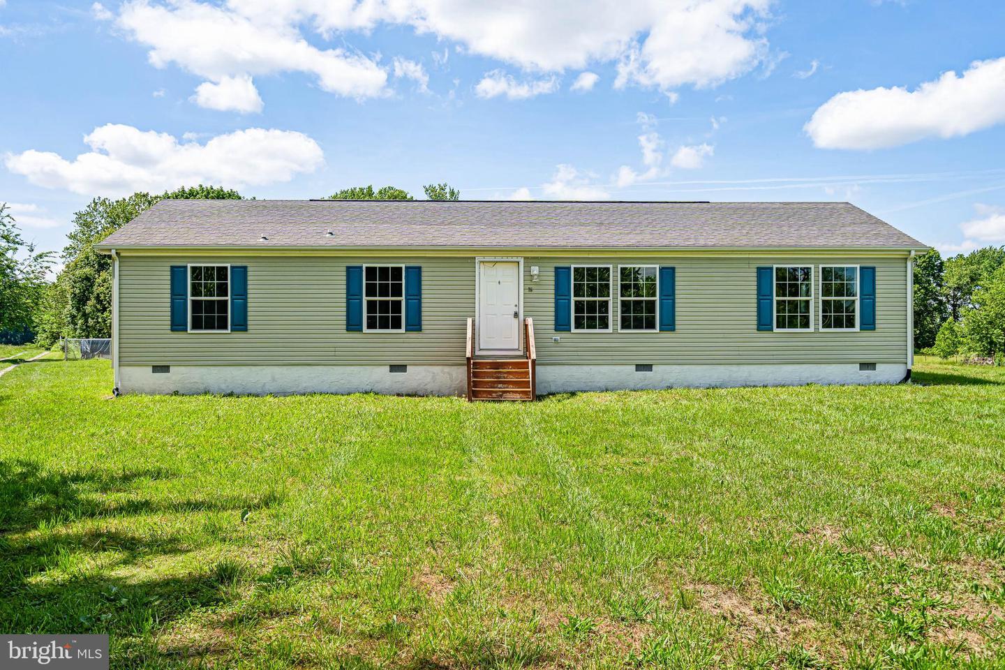 Property Photo: 35 Dapple Gray Lane DE 19904