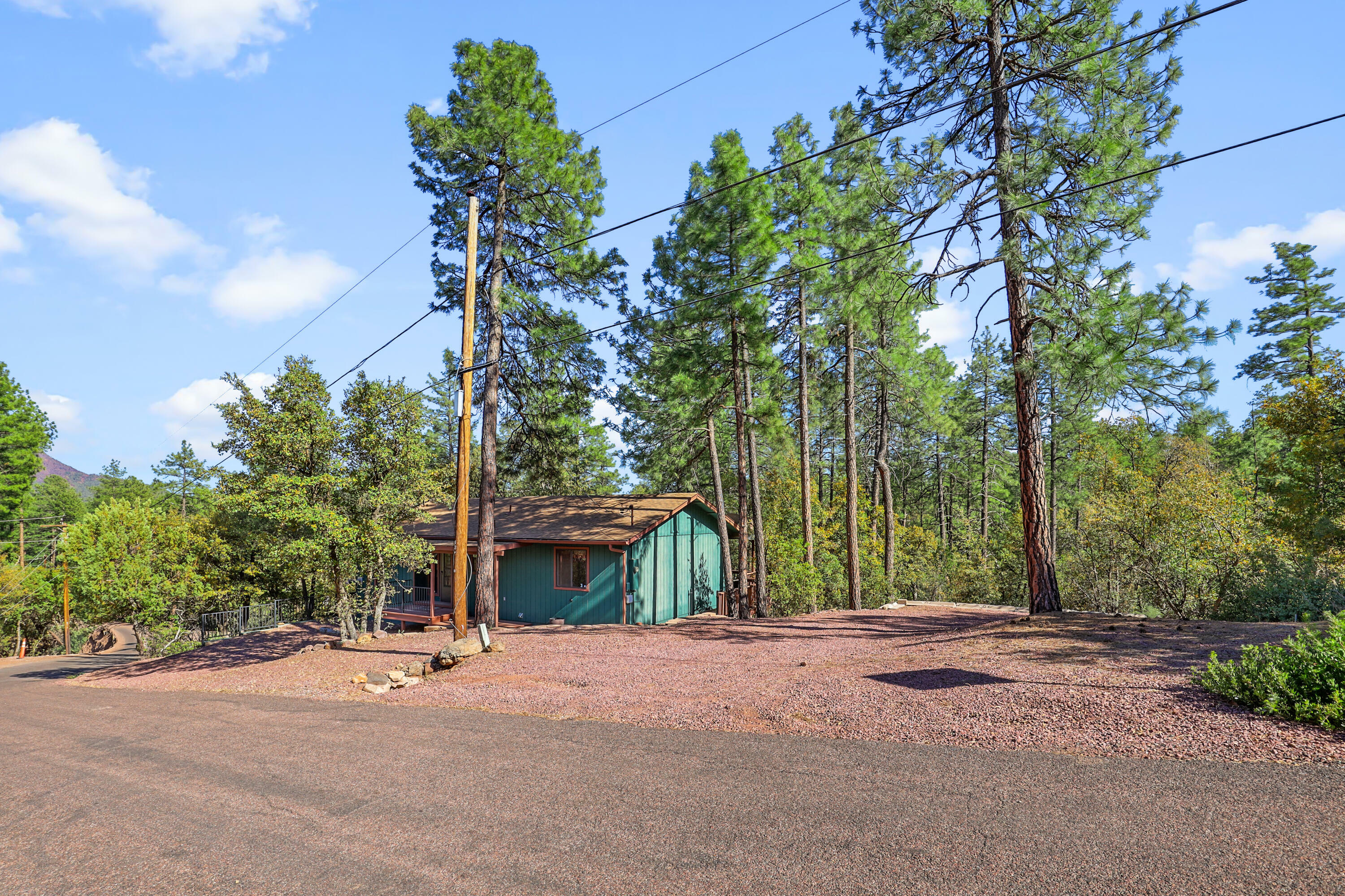 Property Photo: 6869 W Ute Trail AZ 85544