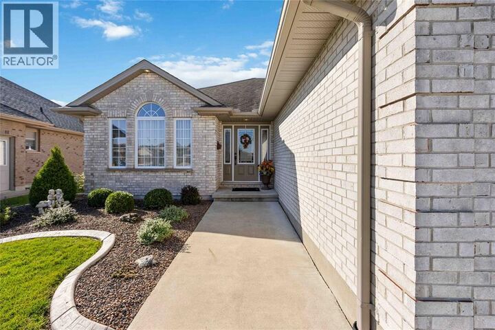 Property Photo:  541 Glen Abbey Drive  ON N7T 0A6 